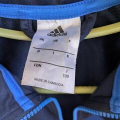adidasジャージ上130の画像