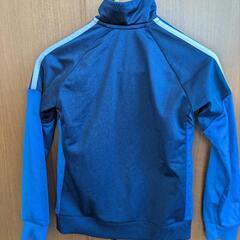 adidasジャージ上130の画像