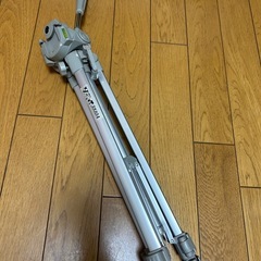 ビデオカメラの三脚の画像