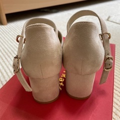 春パンプスの画像
