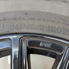 トーヨータイヤの中古17インチスタッドレスタイヤアルミホイールセット 265/65/R17
の画像