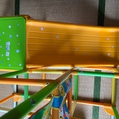 子供用ジャングルジムの画像