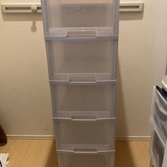 【衣装ケース】５段キャスター付き🛌①