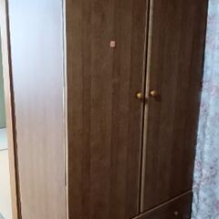 洋タンス(観音開、引出2段)の画像