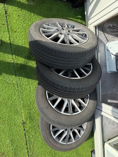 再出品　ヴォクシー80 夏タイヤ