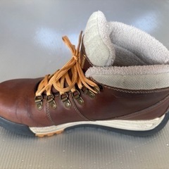 Timberlandのミドルカットのスノー(防寒)ブーツ、トレッキングシューズ売りますの画像