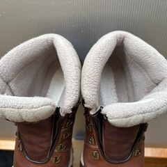 Timberlandのミドルカットのスノー(防寒)ブーツ、トレッキングシューズ売りますの画像
