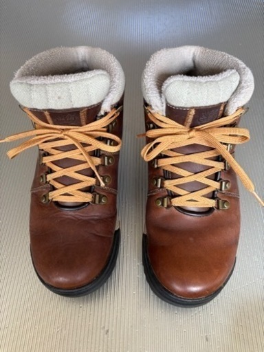 Timberlandのミドルカットのスノー(防寒)ブーツ、トレッキングシューズ売ります