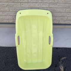 小さい子用雪遊びスキー板とソリのセット　Aの画像