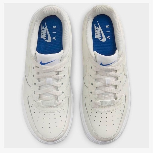 3/3までです！新品NIKE AIRFORCE1 lv8スニーカー