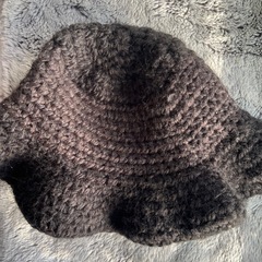 ハンドメイド　黒色　帽子