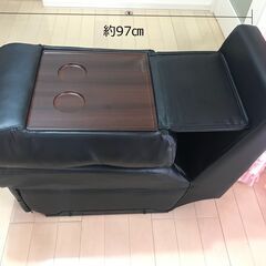 3人用ソファの中央ソファーのみ。背もたれを倒すとカップホルダー付きのテーブルになります。の画像
