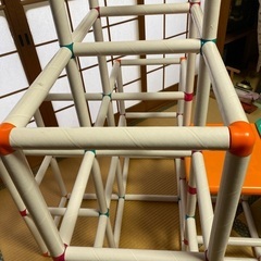 白いわんぱくジムの画像