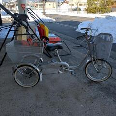 三輪自転車、ブリヂストン、安定感抜群！（前後カゴ付き）【浜村鹿野温泉ICから3分 買取本舗 宮本リサイクル 営業時間9～19時 定休日水曜のみ←連絡できませんm(_ _)m】の画像
