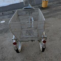 三輪自転車、ブリヂストン、安定感抜群！（前後カゴ付き）【浜村鹿野温泉ICから3分 買取本舗 宮本リサイクル 営業時間9～19時 定休日水曜のみ←連絡できませんm(_ _)m】の画像