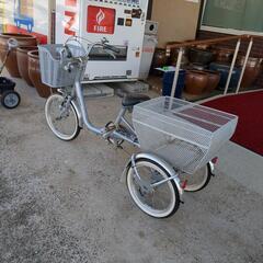 三輪自転車、ブリヂストン、安定感抜群！（前後カゴ付き）【浜村鹿野...