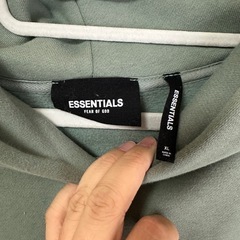 FEAR OF GOD ESSENTIALS プルオーバーパーカーの画像