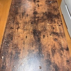 机　テーブルの画像