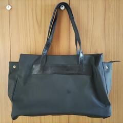 【美品】黒のボストンバッグ(ファスナー付き、内ポケット有り)