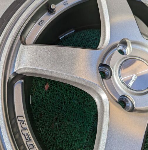 [美品]pf05 18インチ 7.5j 114.3-5 タイヤ付き