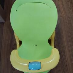 アップリカ「はじめてのお風呂から使えるバスチェア」の画像