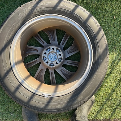 18インチのタイヤとホィールの4本セット