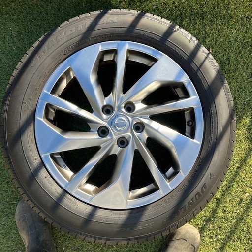 18インチのタイヤとホィールの4本セット