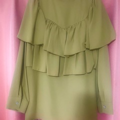 新品未使用　STYLE DELI  　フリルブラウスの画像
