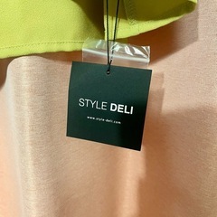 新品未使用　STYLE DELI  　フリルブラウスの画像