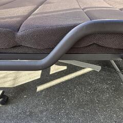 折り畳みシングルベットの画像