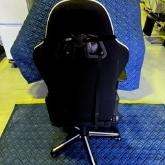 DXRacer (ディーエックスレーサー) ゲーミングチェアの画像