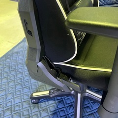 DXRacer (ディーエックスレーサー) ゲーミングチェアの画像