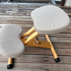 名張市　学習机用椅子（プロポーションチェア）