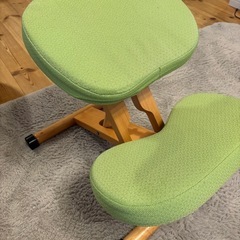 
学習机用椅子（プロポーションチェア）