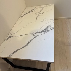 ダイニングテーブル