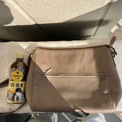 牛革ショルダー　マチ付　800円 