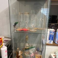 IKEA ガラスショーケース