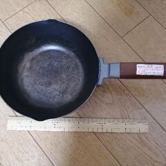 15cm❓　鉄鍋　深型　フライパン　鍋　鉄製　貧血対策