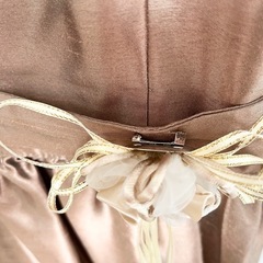 結婚式や発表会に！【引取限定】キャサリンコテージのサテンドレスの画像