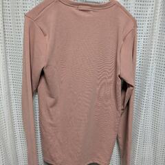新品 メンズ 長袖Tシャツ Lサイズ カットソー トップス 薄ピンク Vネック タグ付きの画像