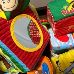 おさるのジョージ  ラトル、ソフト積み木などの画像