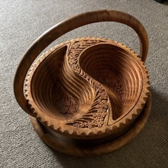 中東産の木製小物入れの画像