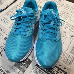 NIKE スニーカー　24センチ