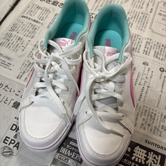 PUMA スニーカー　24センチ