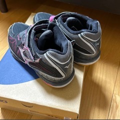 ミズノバレーボールシューズミドルカット☆23センチの画像