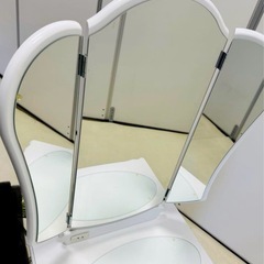 ♡ニトリ、おしゃれドレッサー、椅子付き♡の画像