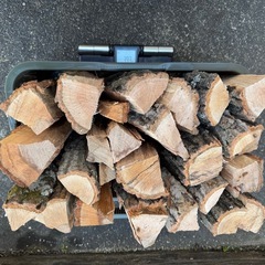 🎶特別価格★薪 / 薪ストーブ/焚き火/広葉樹/大容量 / マキの画像