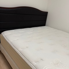 キングサイズベッドの画像