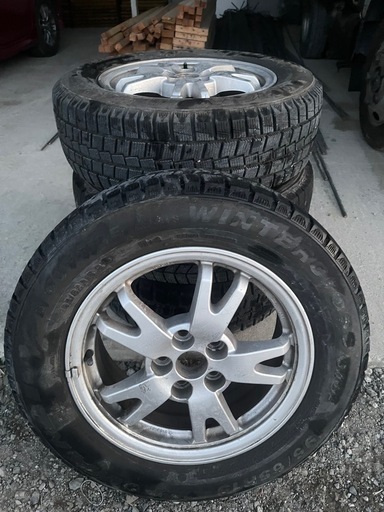 Toyota Prius  冬用タイヤ 4本セット　195/65R15 910
