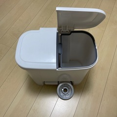 ゴミ箱　２分別可能
の画像
